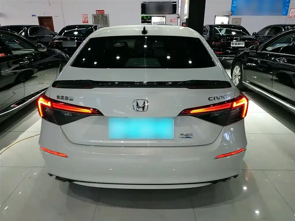 Honda Civic — фото 10