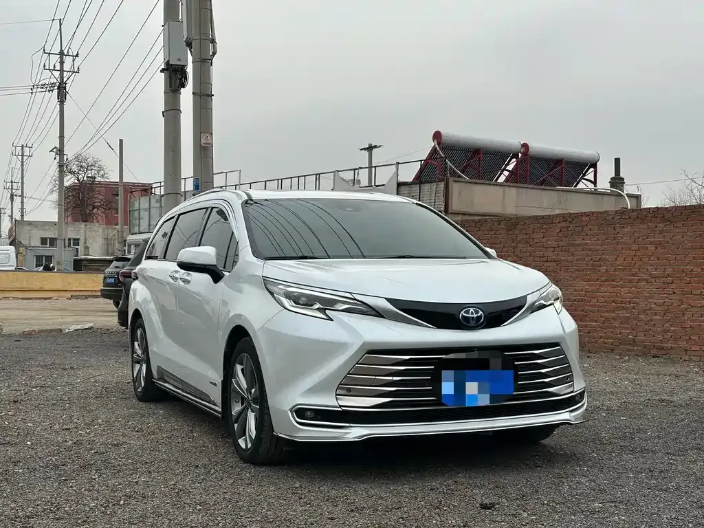 Toyota Sienna 2023 из CN, фото 9
