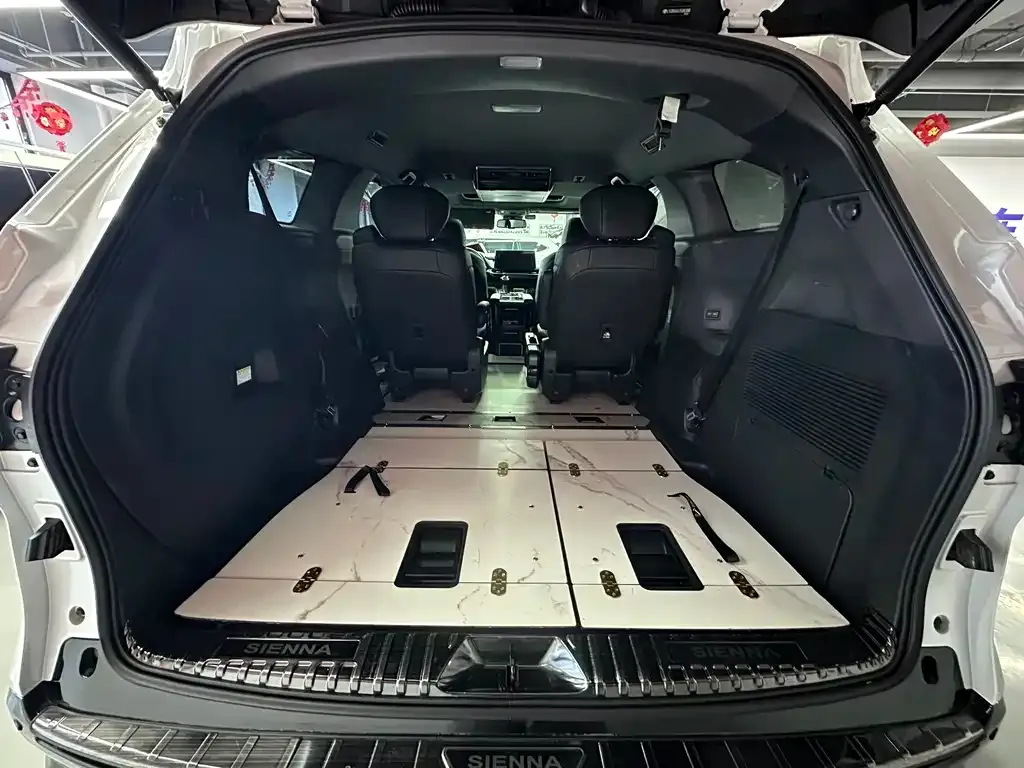 Toyota Sienna 2023 из CN, фото 3