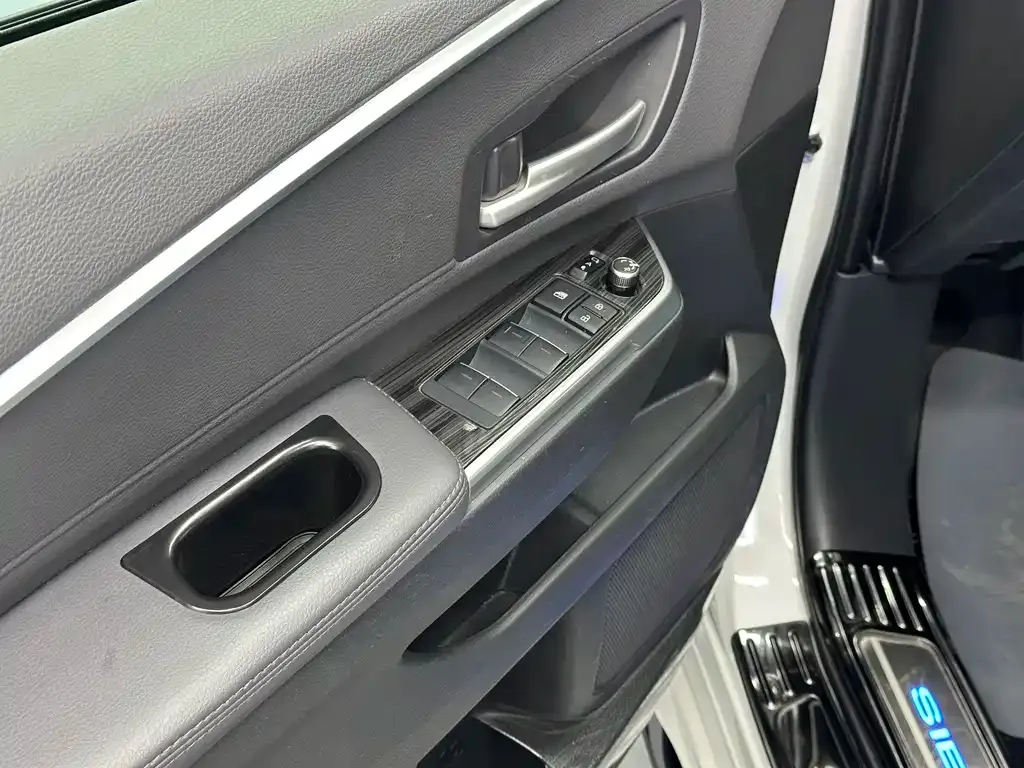 Toyota Sienna 2023 из CN, фото 7