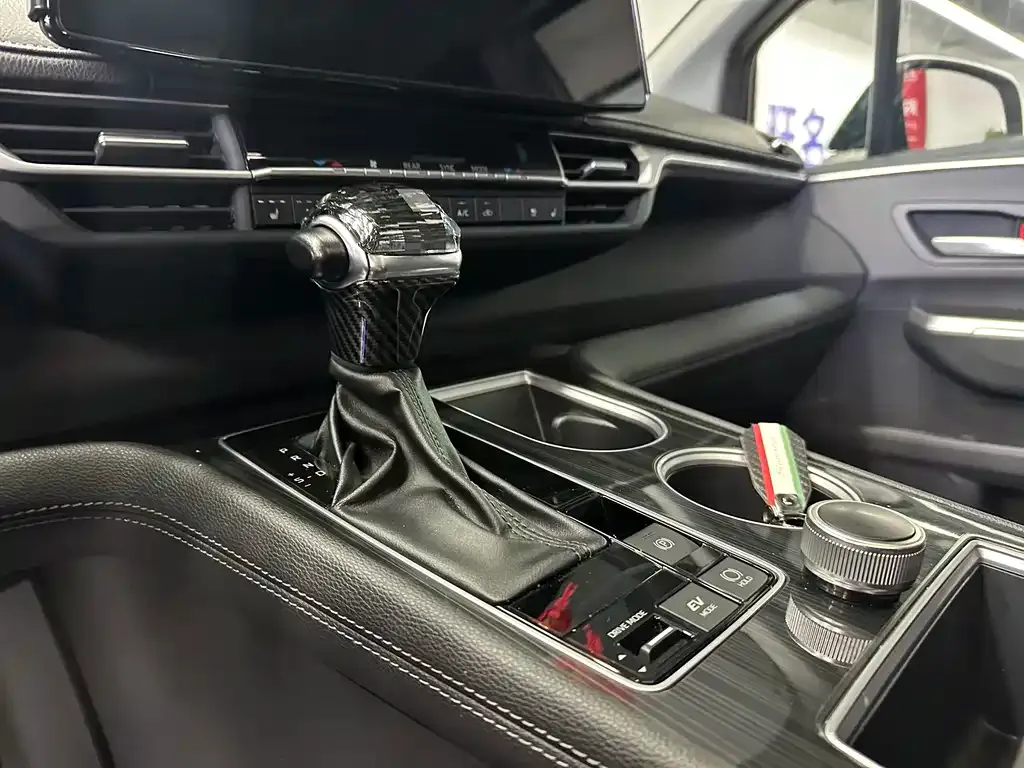 Toyota Sienna 2023 из CN, фото 4