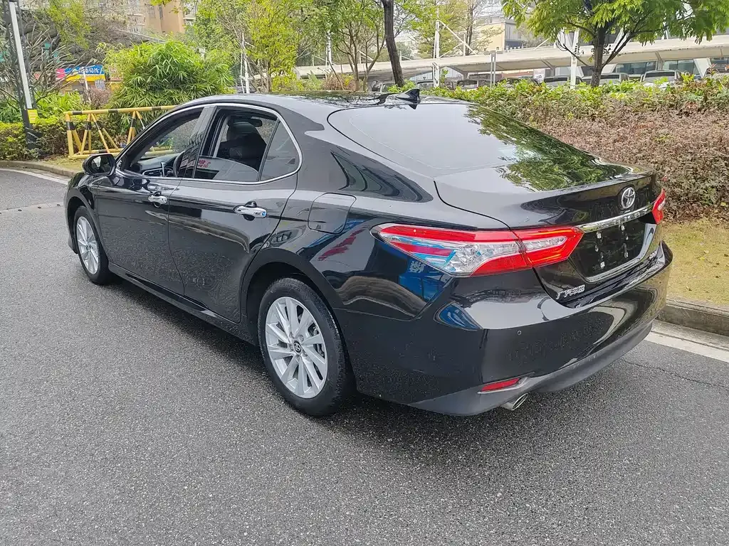 Toyota Camry 2023 из CN, фото 9
