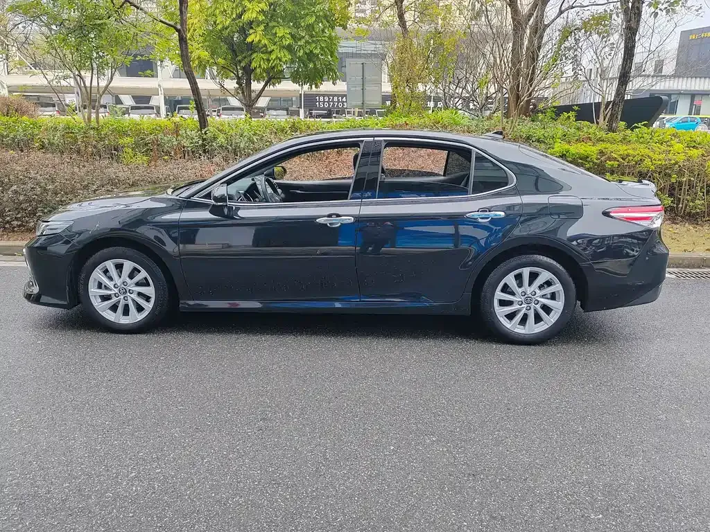 Toyota Camry 2023 из CN, фото 8