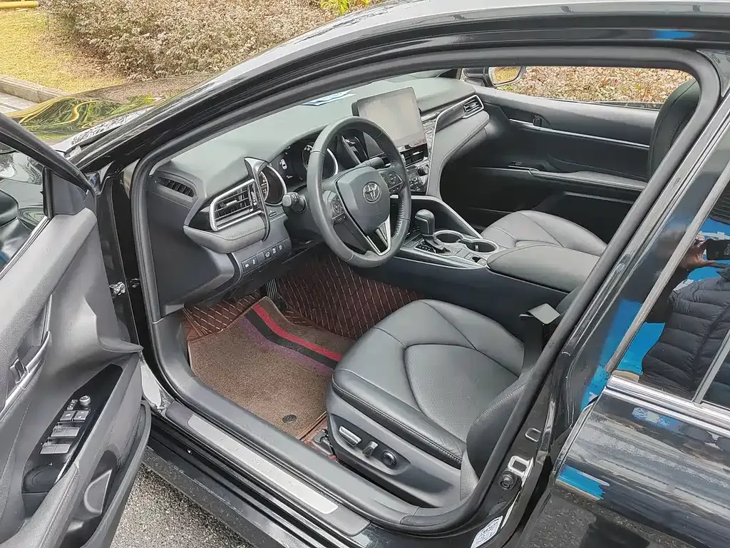 Toyota Camry 2023 из CN, фото 10