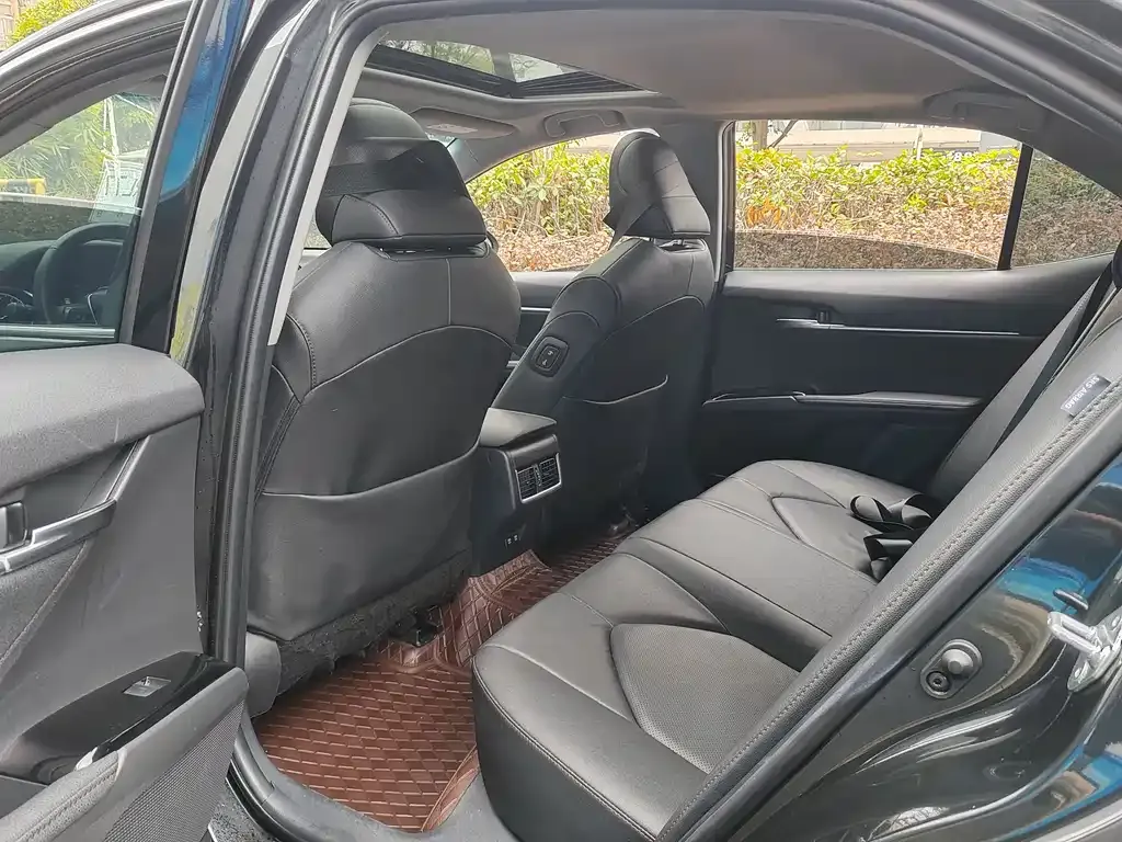 Toyota Camry 2023 из CN, фото 3