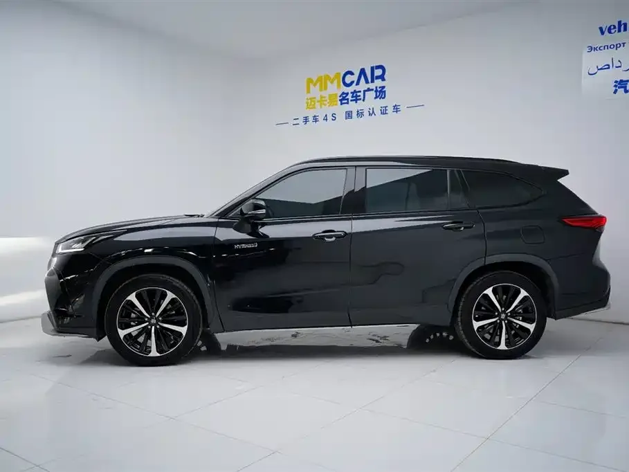 Toyota Crown Kluger 2021 из CN, фото 3