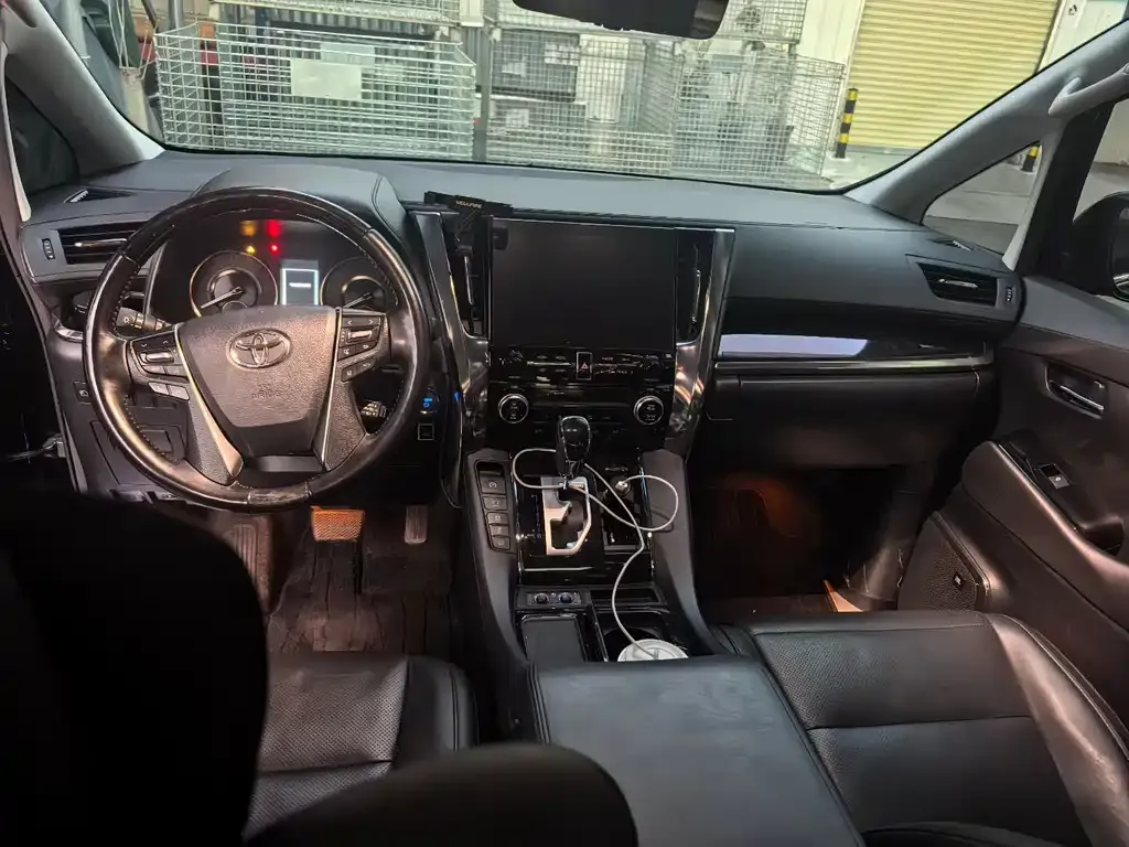 Toyota Vellfire 2021 из CN, фото 4