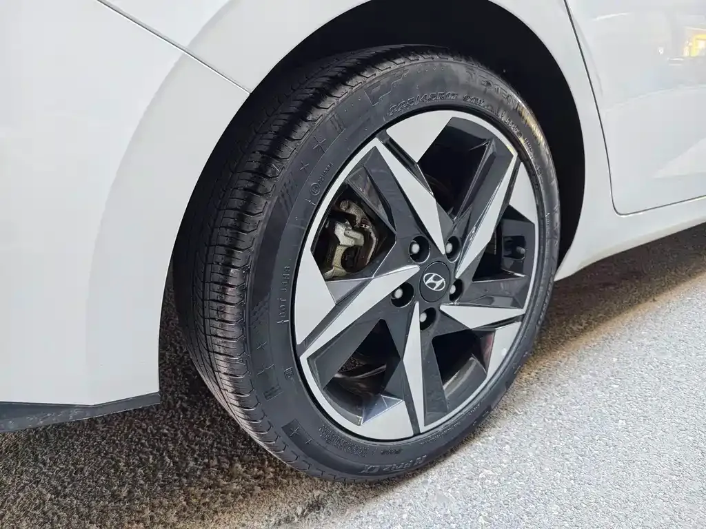 Hyundai Elantra 2022 из CN, фото 10