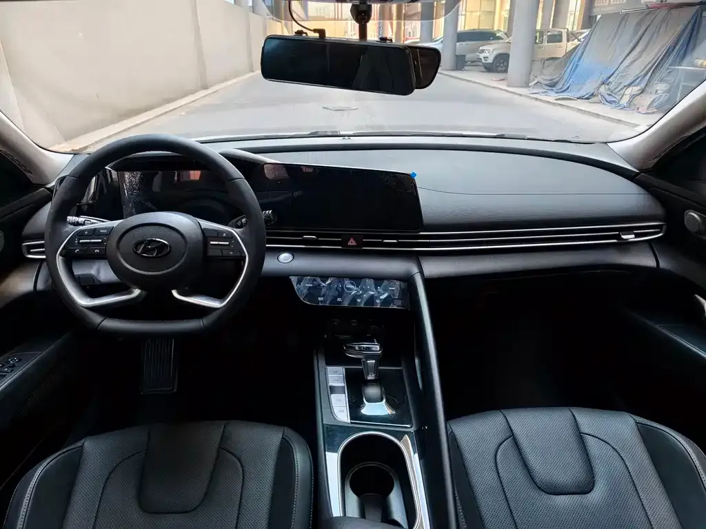 Hyundai Elantra 2022 из CN, фото 4