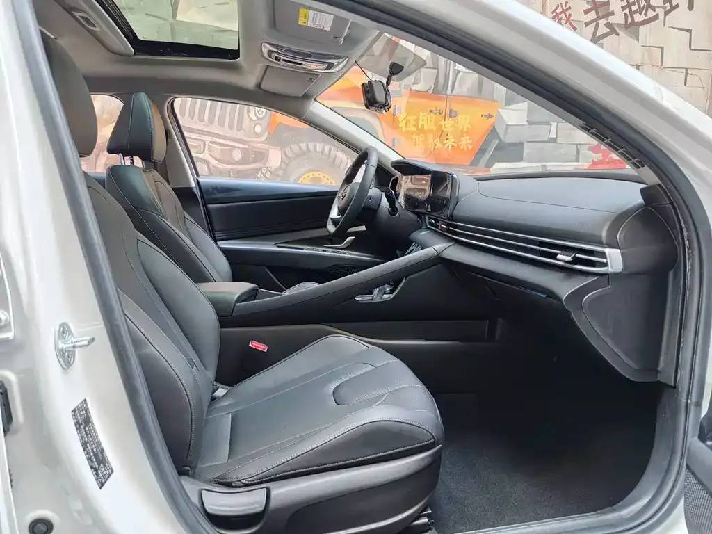 Hyundai Elantra 2022 из CN, фото 6