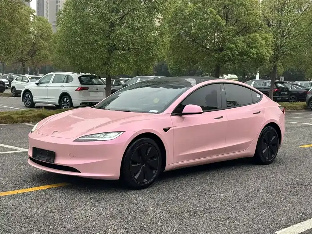 Tesla Model 3 — фото 1