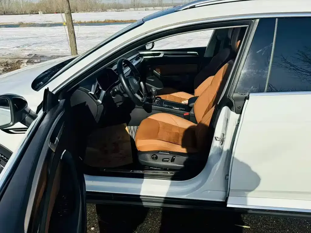 Volkswagen CC 2022 из CN, фото 2