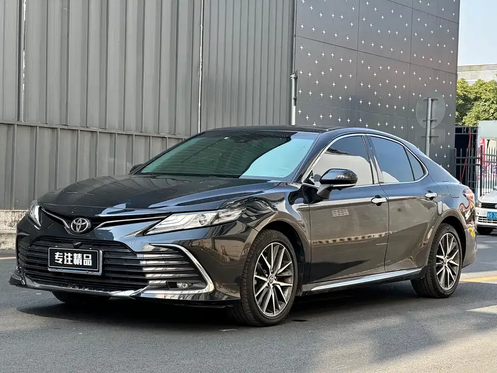 Toyota Camry 2023 из CN, фото 1
