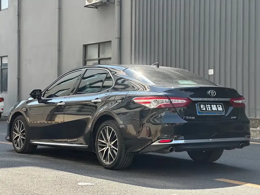 Toyota Camry 2023 из CN, фото 2
