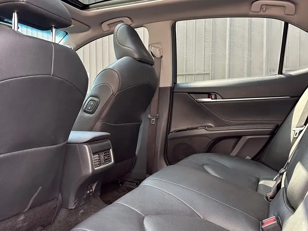 Toyota Camry 2023 из CN, фото 6