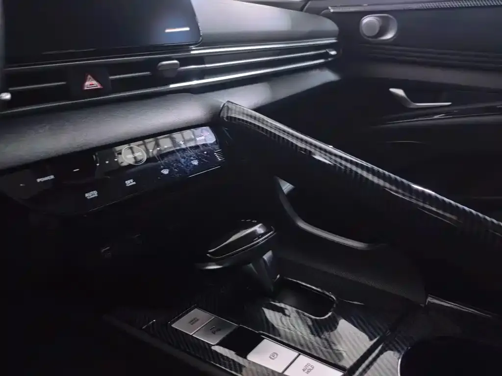 Hyundai Elantra 2022 из CN, фото 7