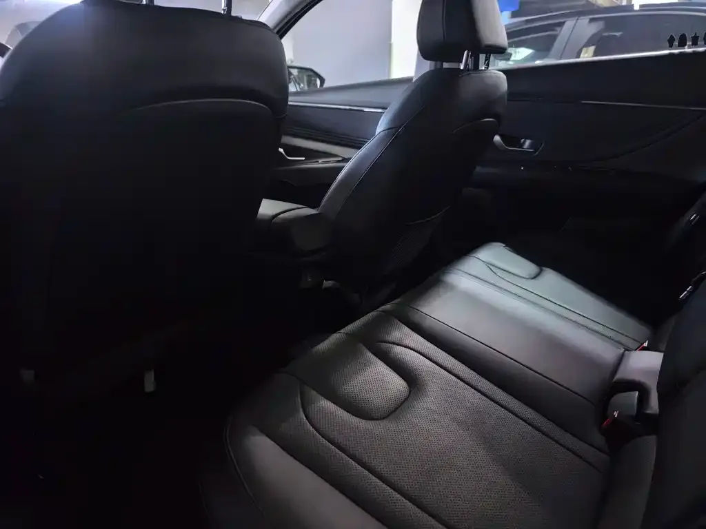 Hyundai Elantra 2022 из CN, фото 6
