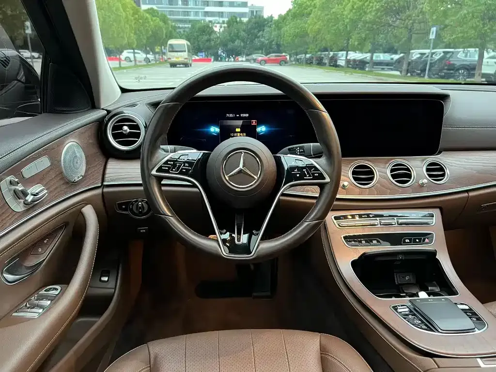 Mercedes-Benz E-Class 2023 из CN, фото 3