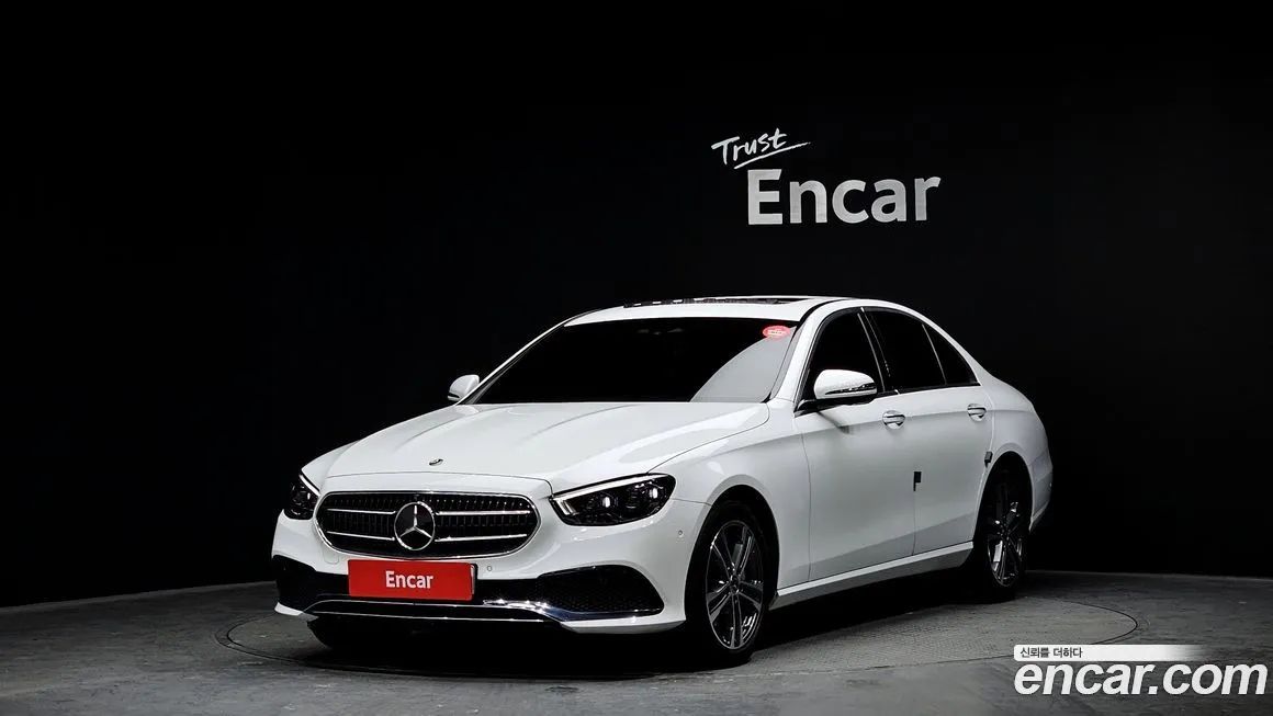 Mercedes-Benz E-Class — фото 1