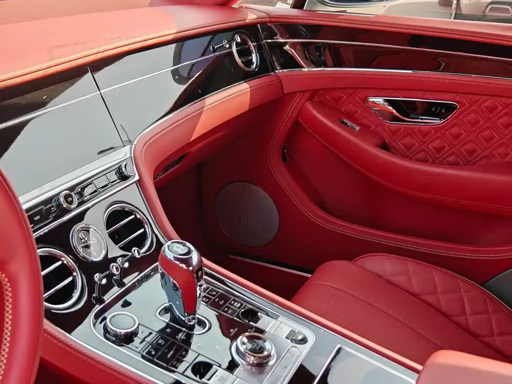Bentley Continental 2022 из CN, фото 7