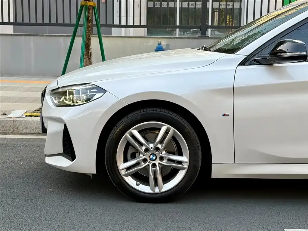 BMW 1 Series 2022 из CN, фото 9