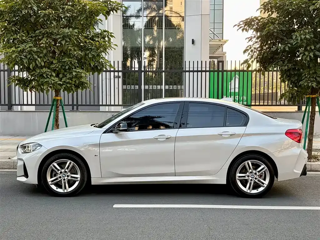 BMW 1 Series 2022 из CN, фото 10