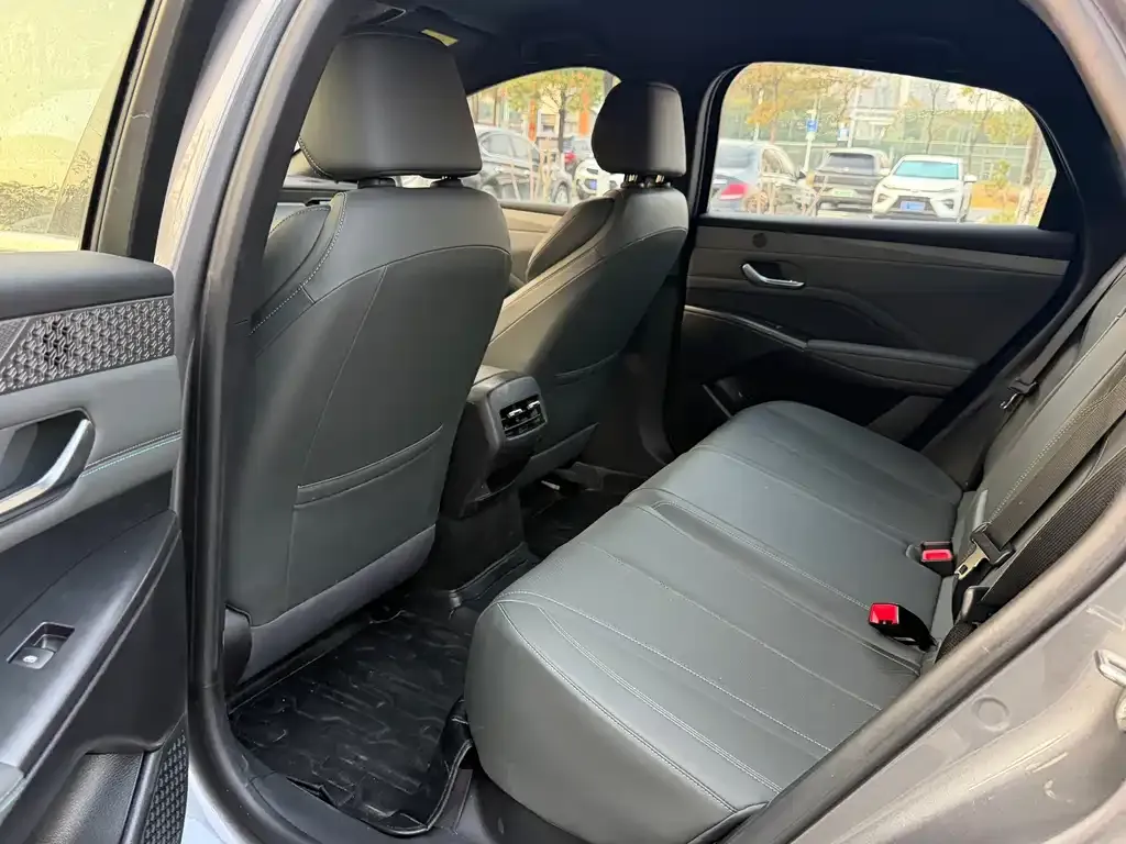 BYD Qin PLUS 2025 из CN, фото 8