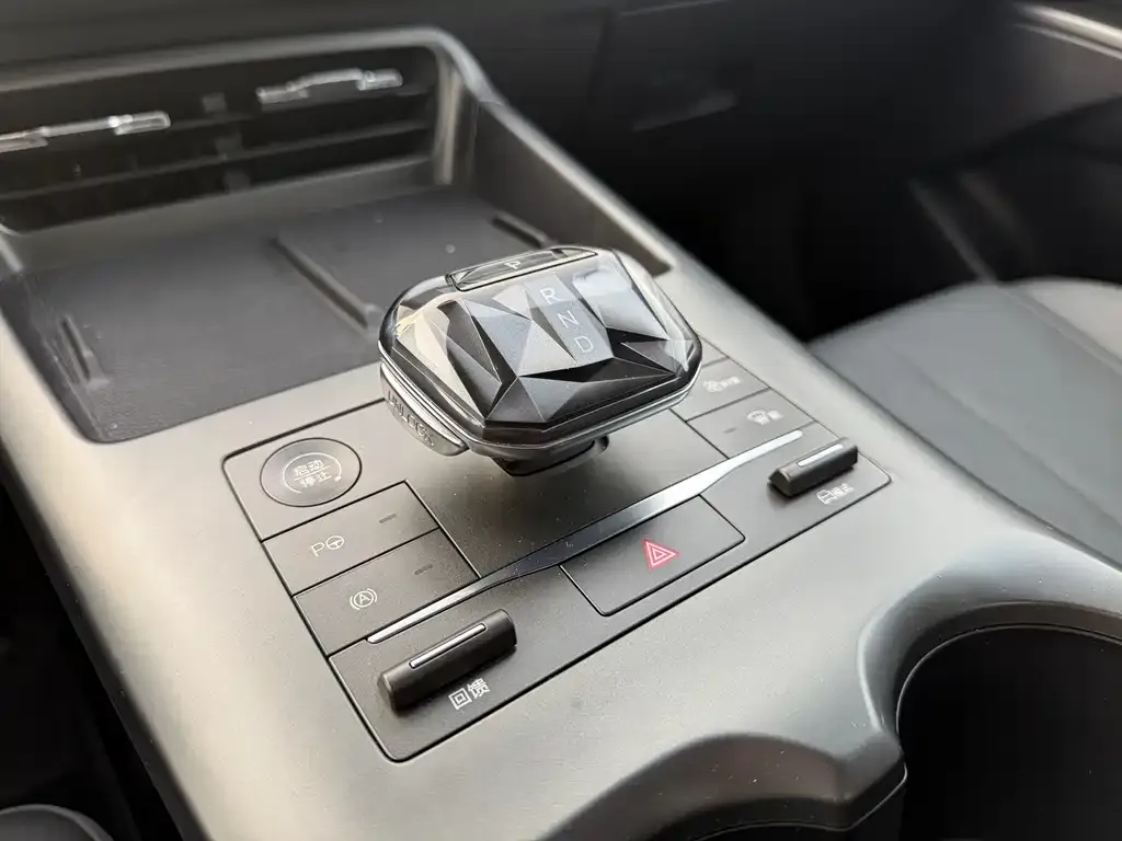 BYD Qin PLUS 2025 из CN, фото 4