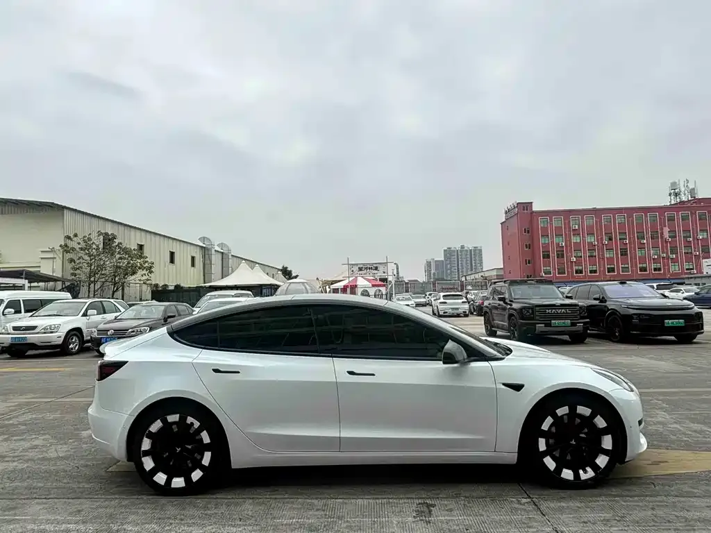Tesla Model 3 2021 из CN, фото 10