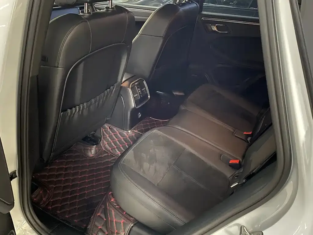Porsche Macan 2022 из CN, фото 4