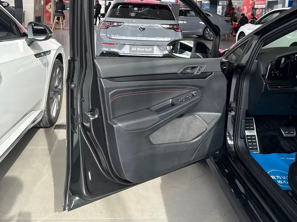Volkswagen Golf GTI — фото 5