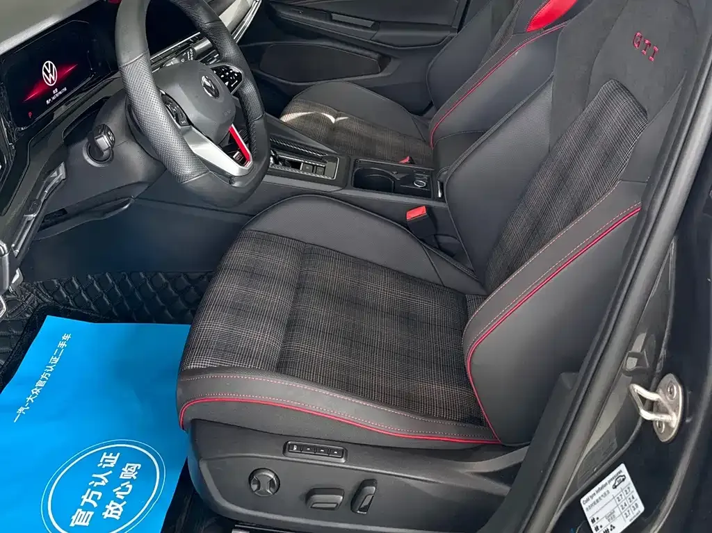 Volkswagen Golf GTI — фото 8