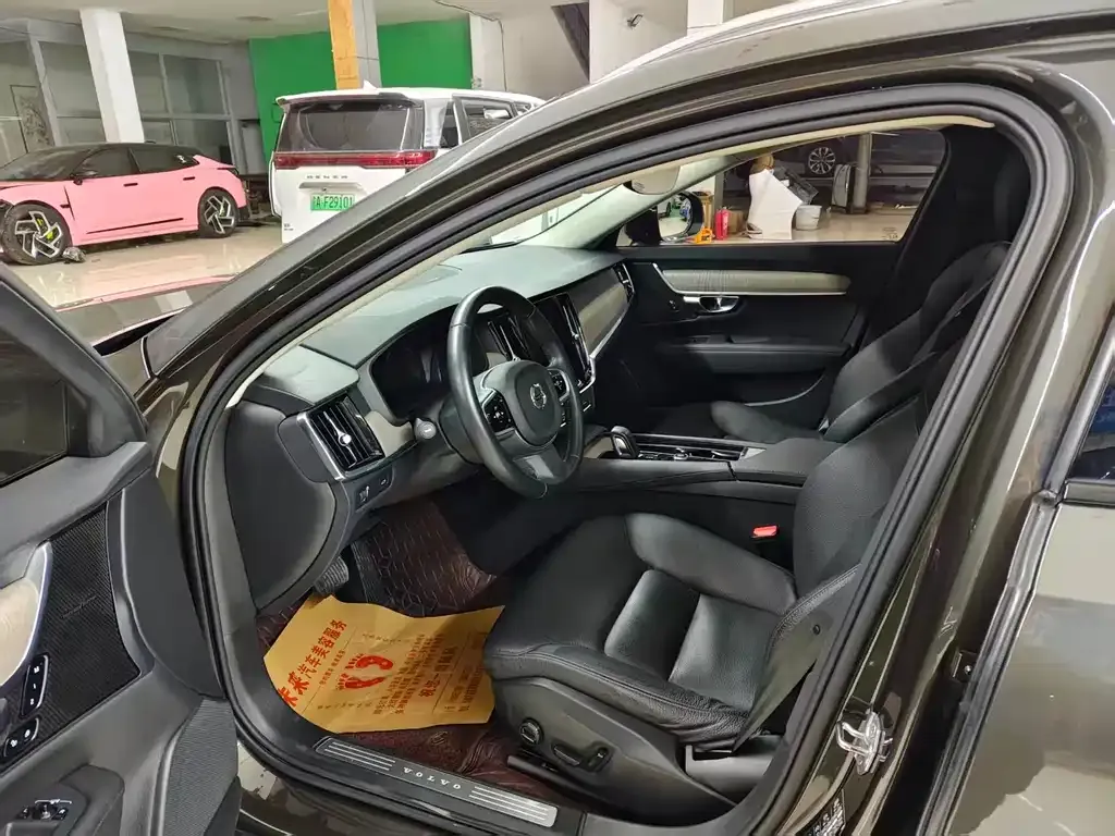 Volvo V90 2021 из CN, фото 7