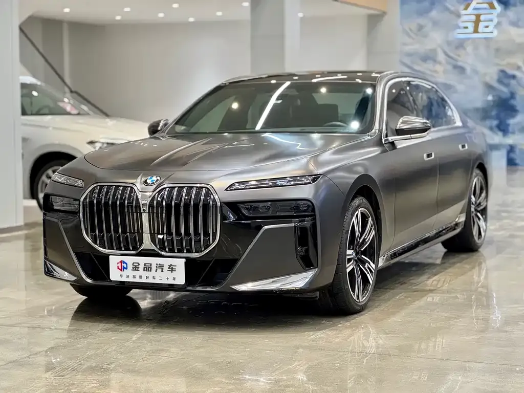 BMW 7 Series 2023 из CN, фото 1
