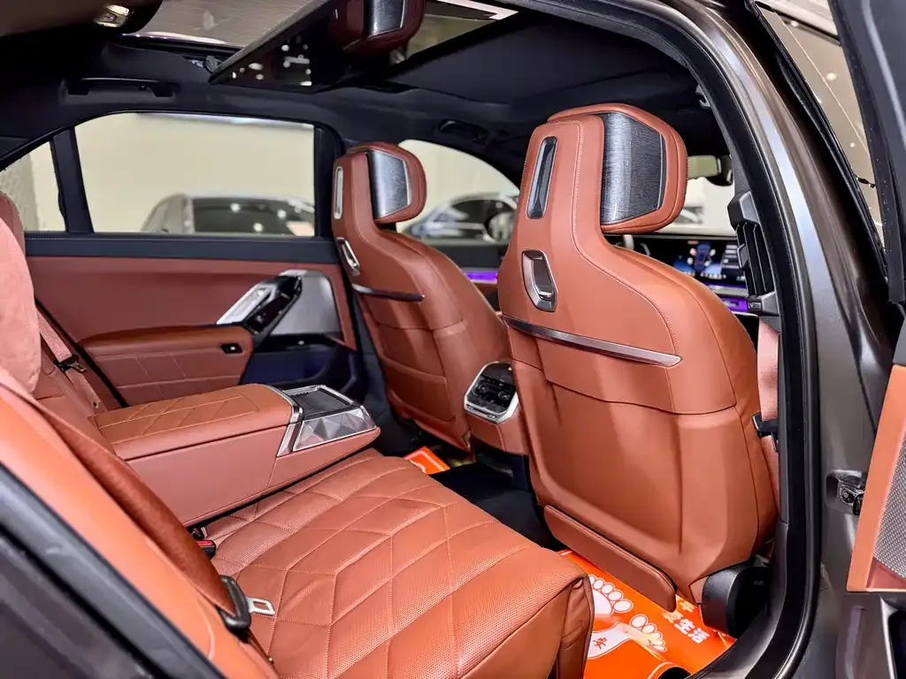 BMW 7 Series 2023 из CN, фото 4
