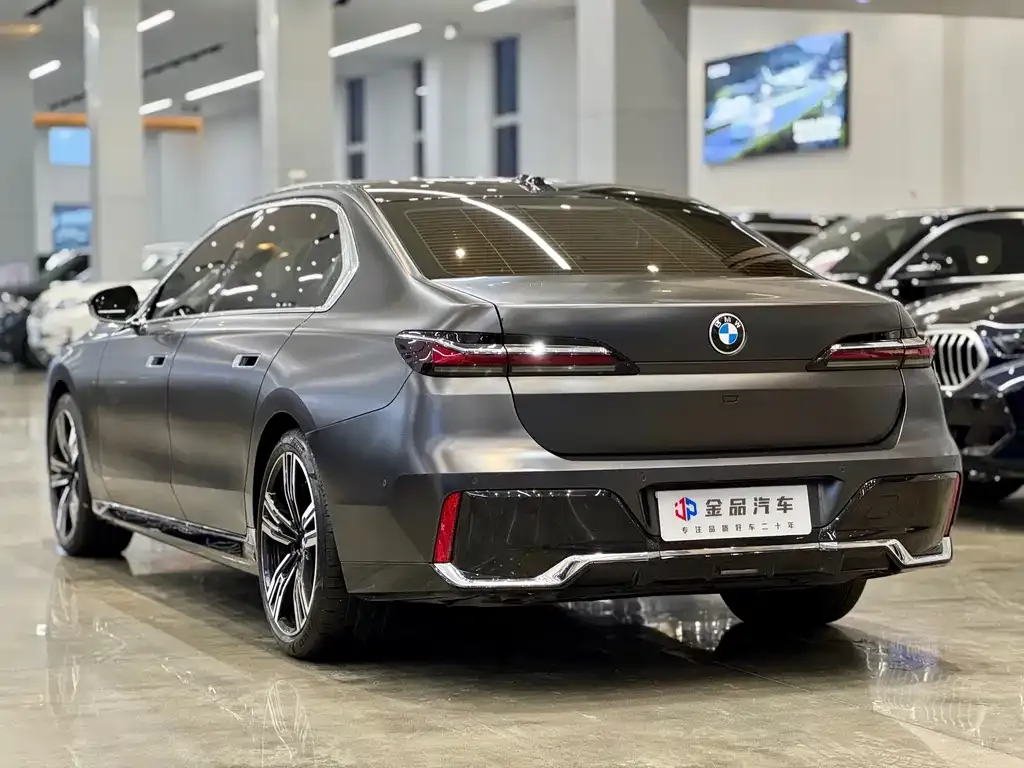 BMW 7 Series 2023 из CN, фото 3