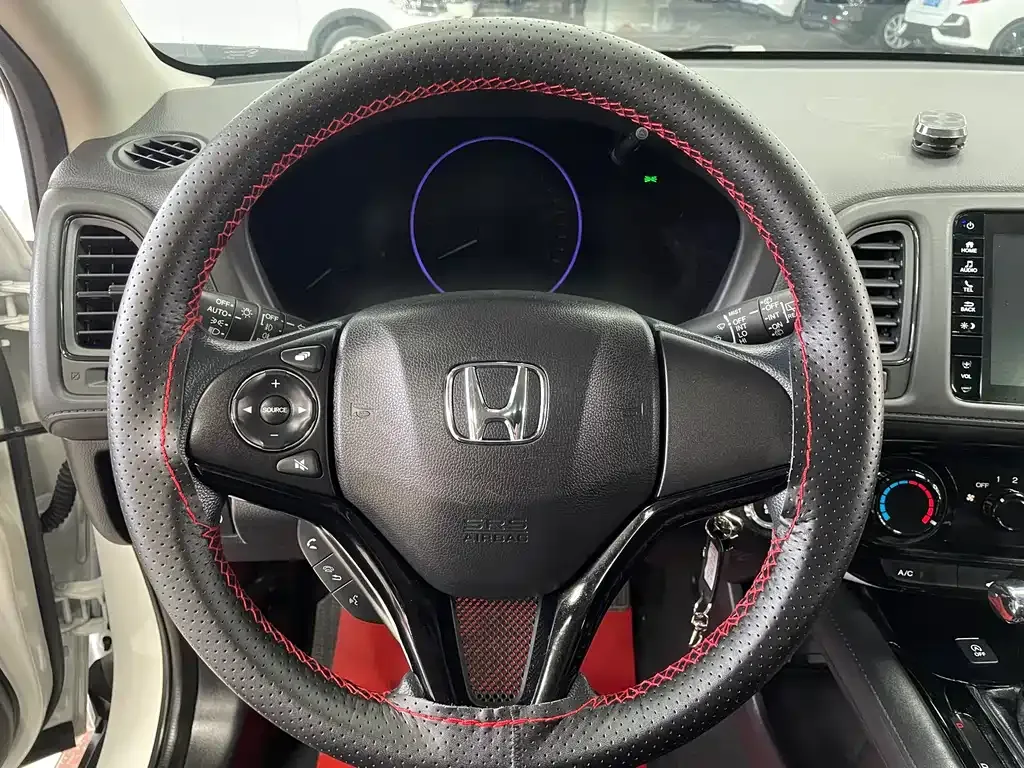 Honda Vezel 2022 из CN, фото 10