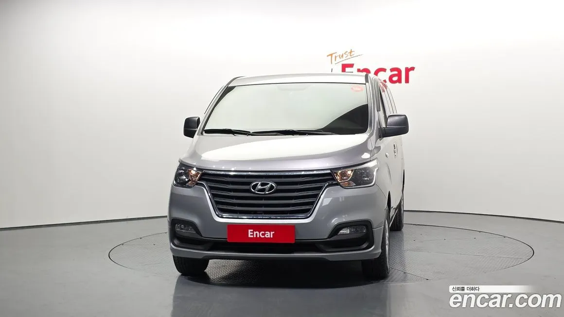Hyundai Starex — фото 4