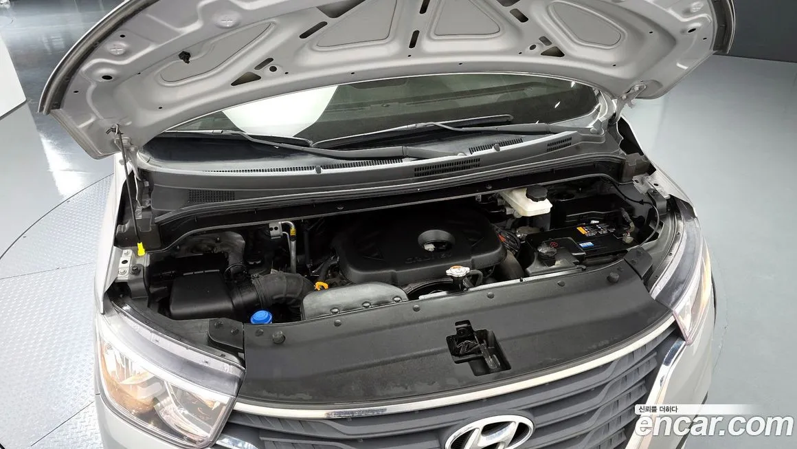 Hyundai Starex — фото 10