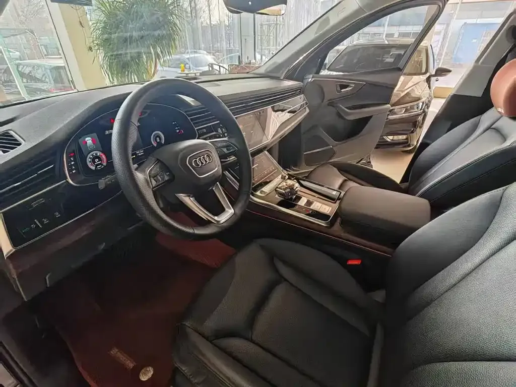 Audi Q7 2021 из CN, фото 10