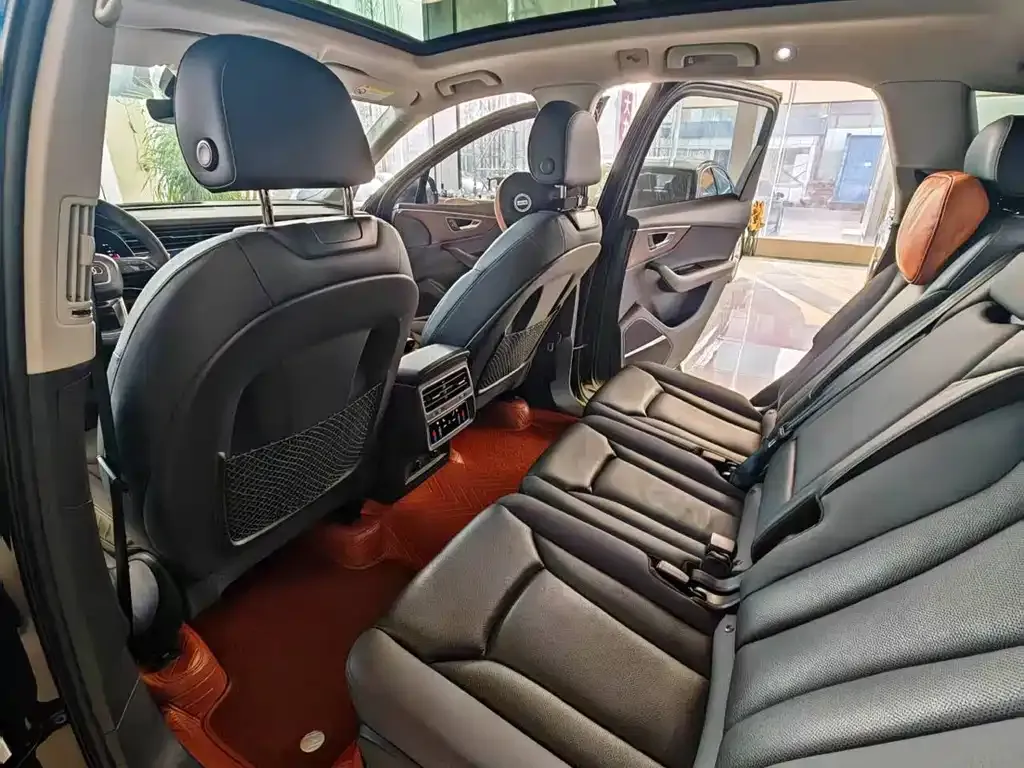 Audi Q7 2021 из CN, фото 3