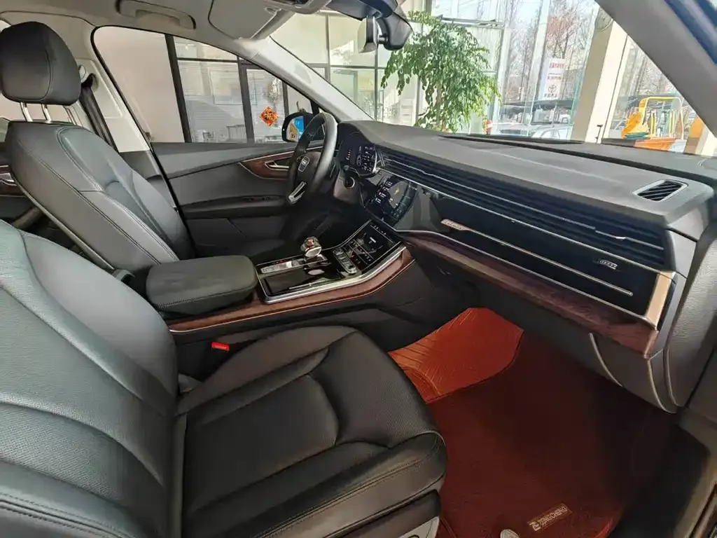 Audi Q7 2021 из CN, фото 8