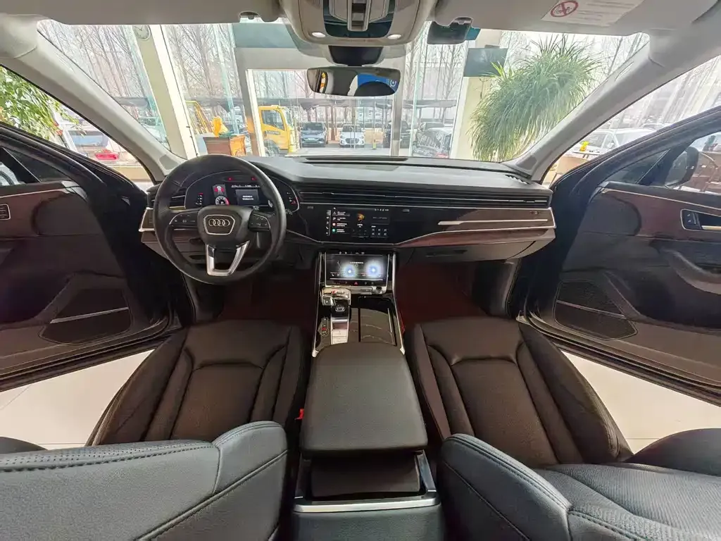 Audi Q7 2021 из CN, фото 7