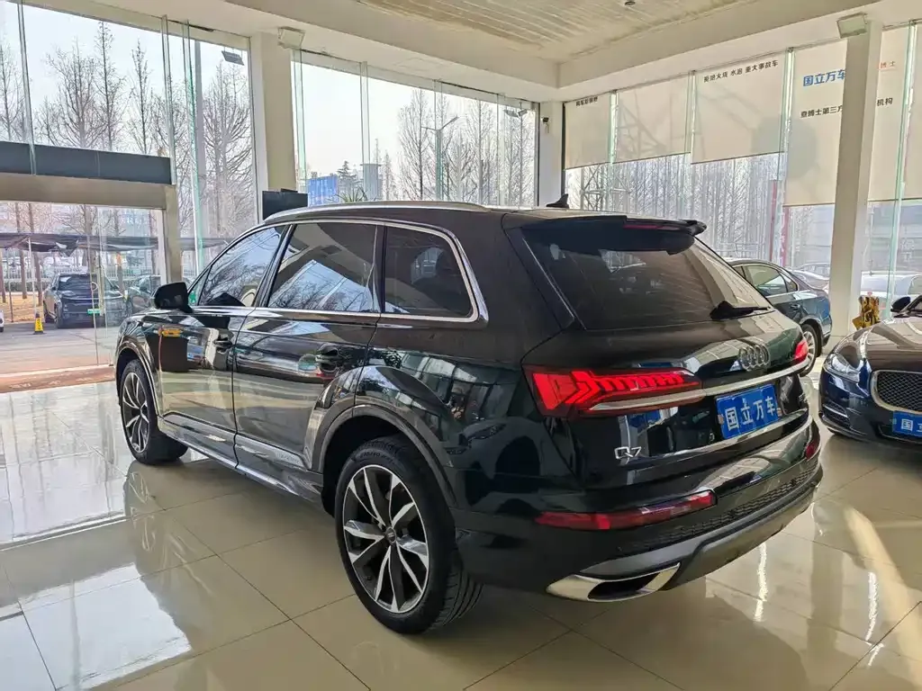 Audi Q7 2021 из CN, фото 6