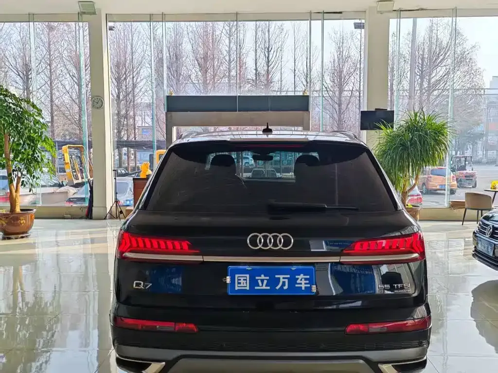 Audi Q7 2021 из CN, фото 4
