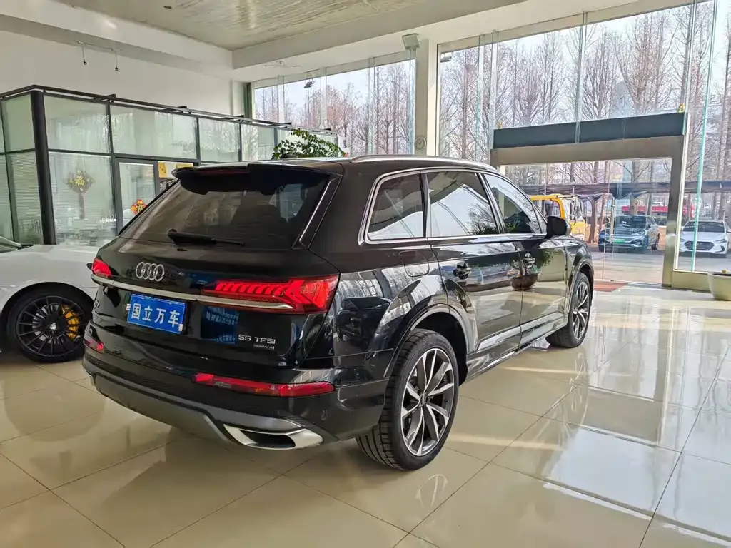 Audi Q7 2021 из CN, фото 9