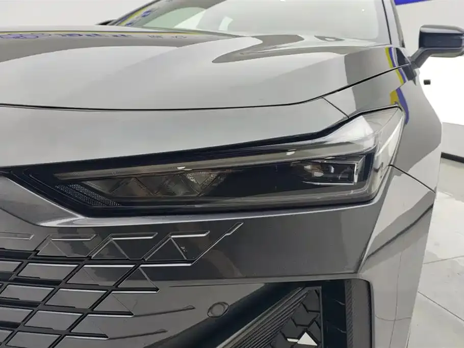 Changan UNI-V 2023 из CN, фото 3