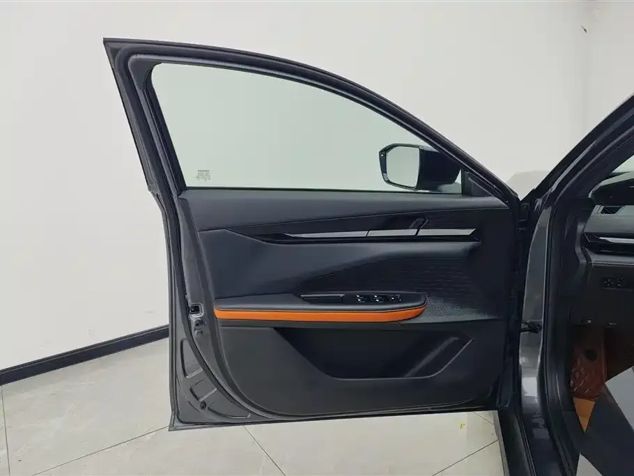 Changan UNI-V 2023 из CN, фото 2