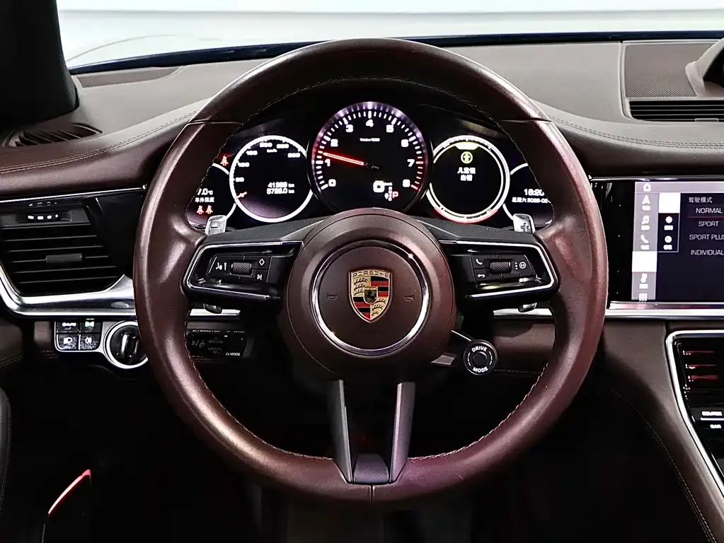 Porsche Panamera — фото 10