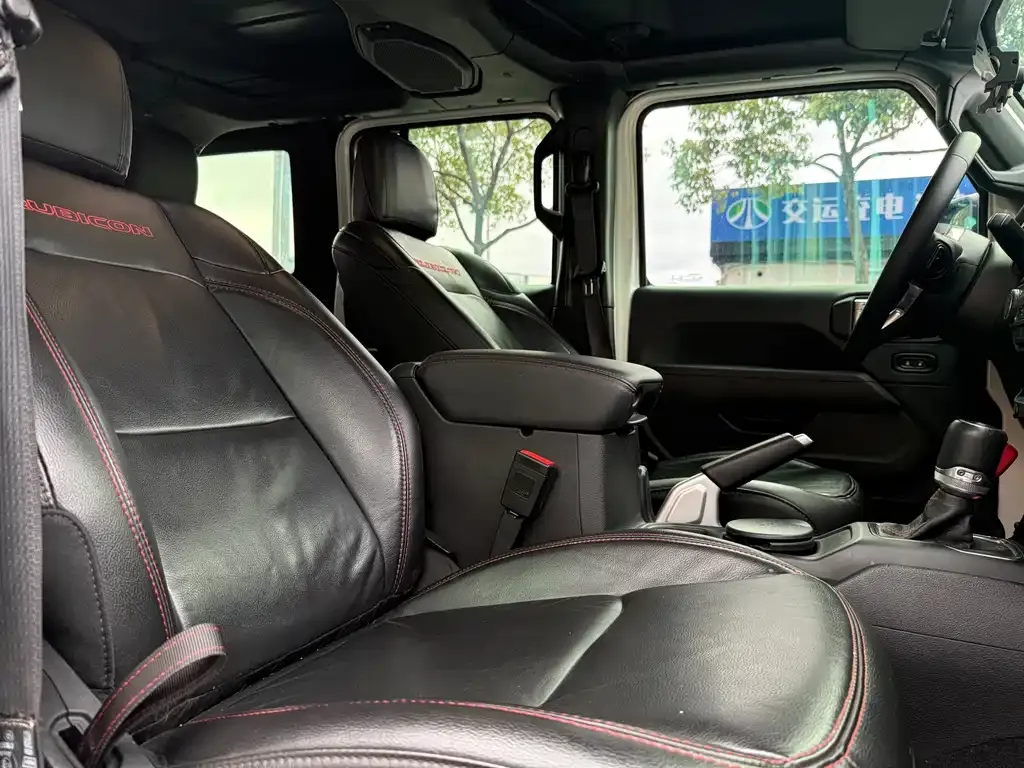 Jeep Wrangler 2021 из CN, фото 2